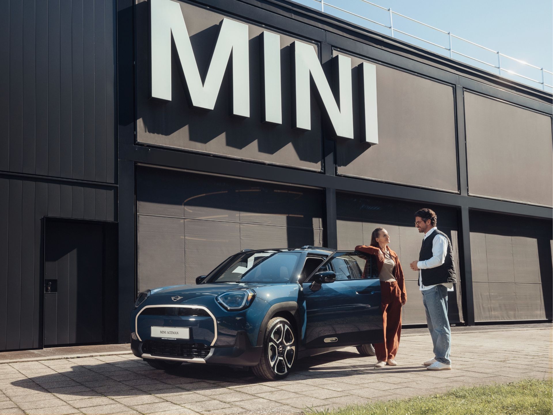 MINI Service – abra espaço para o 3 portas Hatch